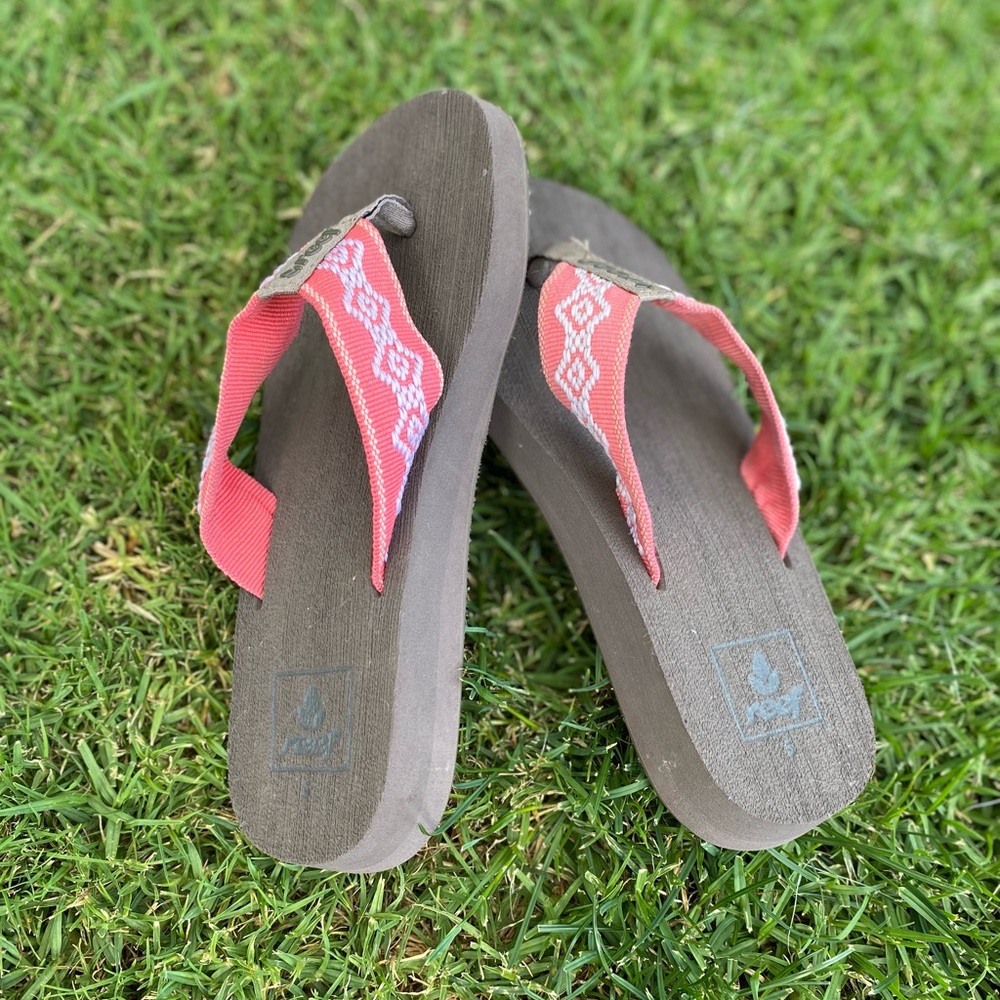 Girls Reef sandals size 5